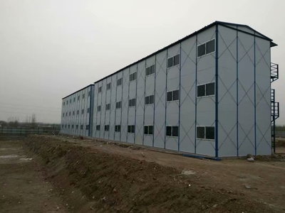 山东泰安市岱岳区 设施建筑新标杆，岩棉彩钢领跑防火与保暖双效益